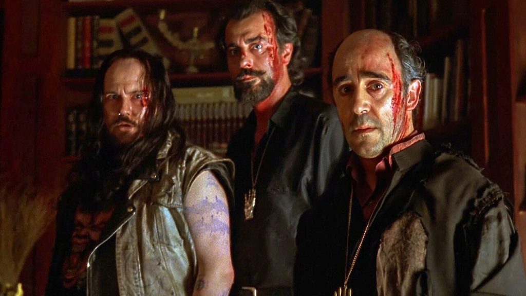 This is a film still from THE DAY OF THE BEAST aka El día de la bestia dir Álex de la Iglesia (1995), part of SATANIC PANIC! at Finsbury Park Picturehouse (12 April 2026).